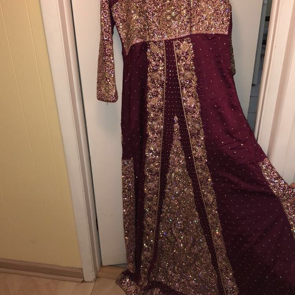 Bollywood Magenta bridal lengha - Picture 5 of 6